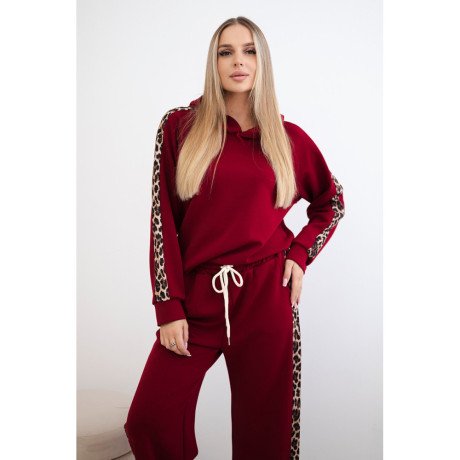Bordo spalvos viskozės rinkinys su leopardo rašto juostelėmis nuotrauka