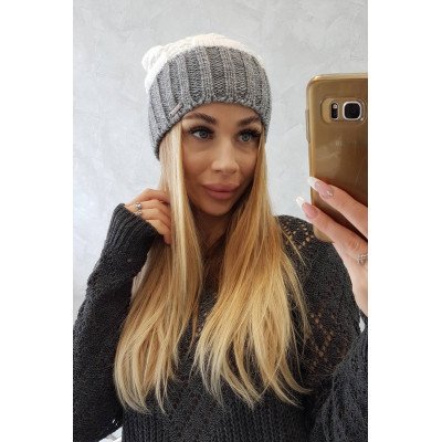 Balta ir pilka kepurė su pūkeliu Paris K212 nuotrauka
